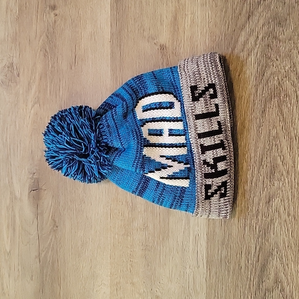 Children place mad skills hat with pom pom large/extra large